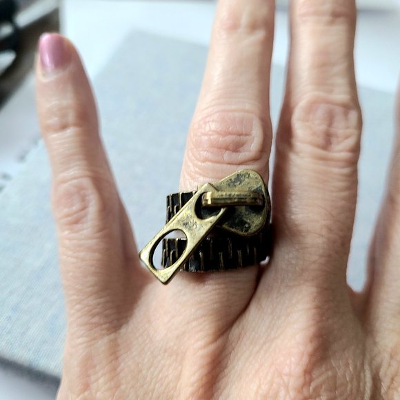 One of kind zipper shape metal ring. Unisex. - Picture 5 of 10